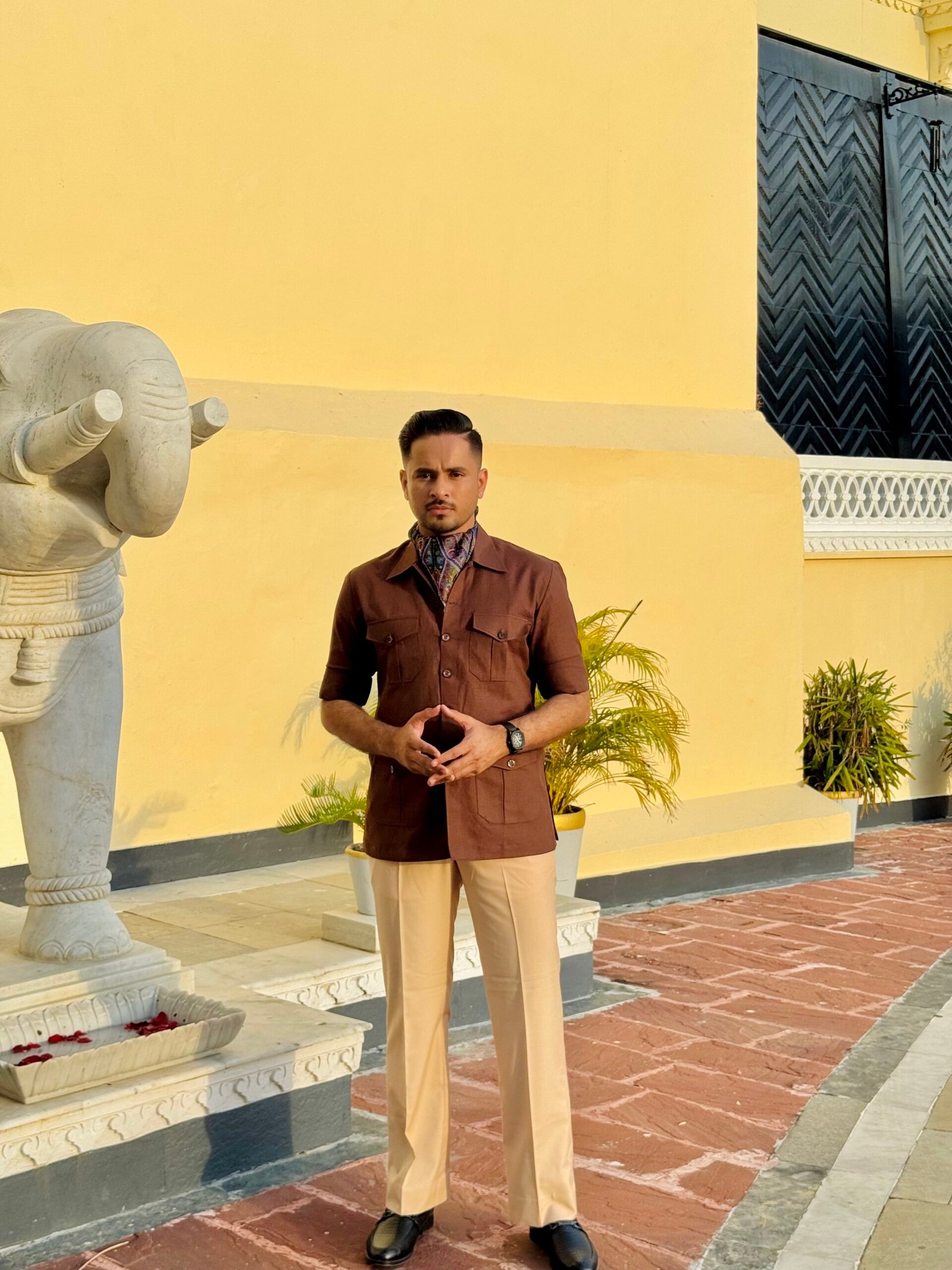 Classic Linen Hunting Shirt - Image 2