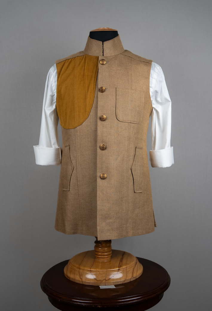 Hunting-Inspired Half Jacket in Khadi